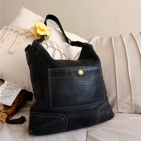 Coach Handbags - Coach Chelsea Mini-Medium Pebble Leather Bag 🌼